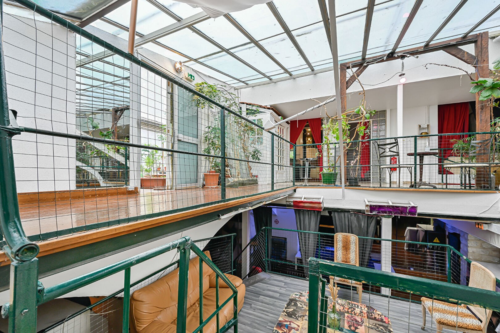 Loft/Atelier avec verrière et structure métallique - Fort potentiel d'aménagement