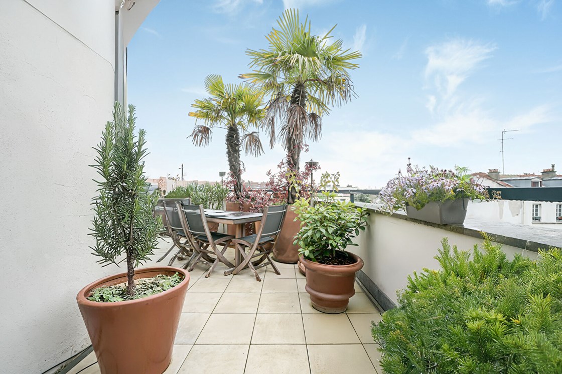 Bois de Vincennes/Lac Daumesnil  - 5ème étage avec ascenseur  - Terrasse de 70m²