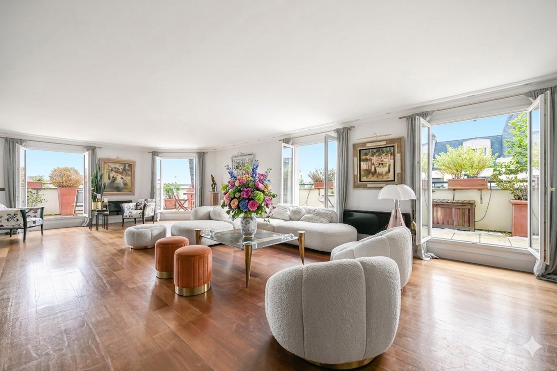 Bois de Vincennes/Lac Daumesnil  - 5ème étage avec ascenseur  - Terrasse de 70m²