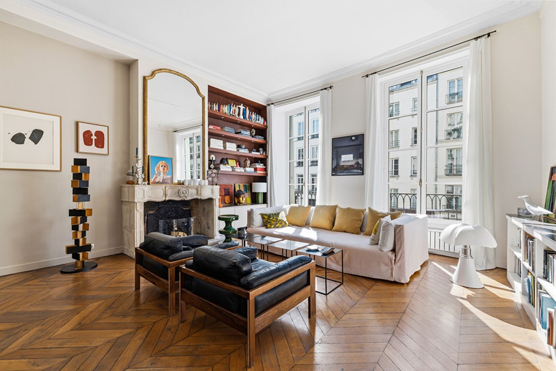Arts et Métiers - Appartement au charme de l'ancien rénové et aux volumes généreux