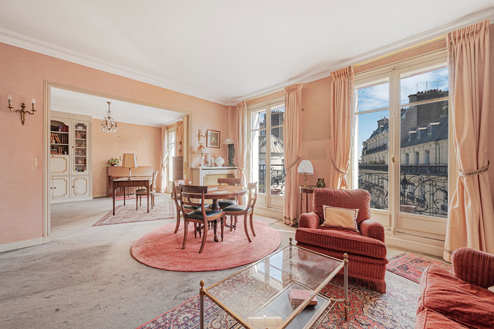 Appartement Paris 4 pièces 105.45 m² avec balcon filant
