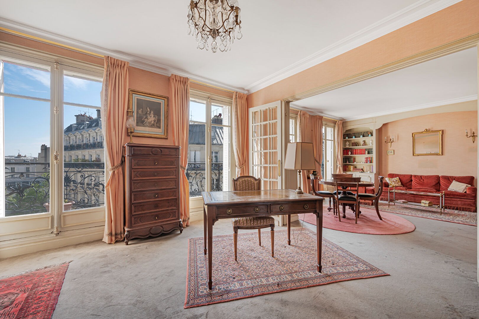 Appartement Paris 4 pièces 105.45 m² avec balcon filant