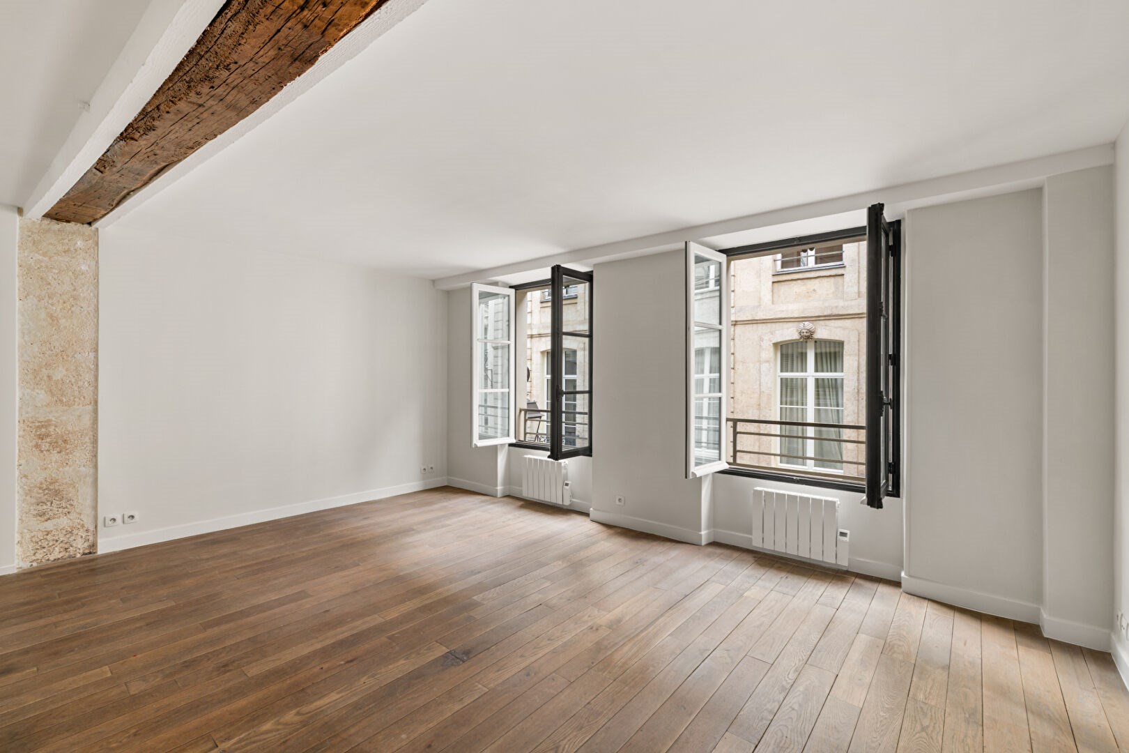 Rue Chapon - Duplex rénové et climatisé au coeur du Marais
