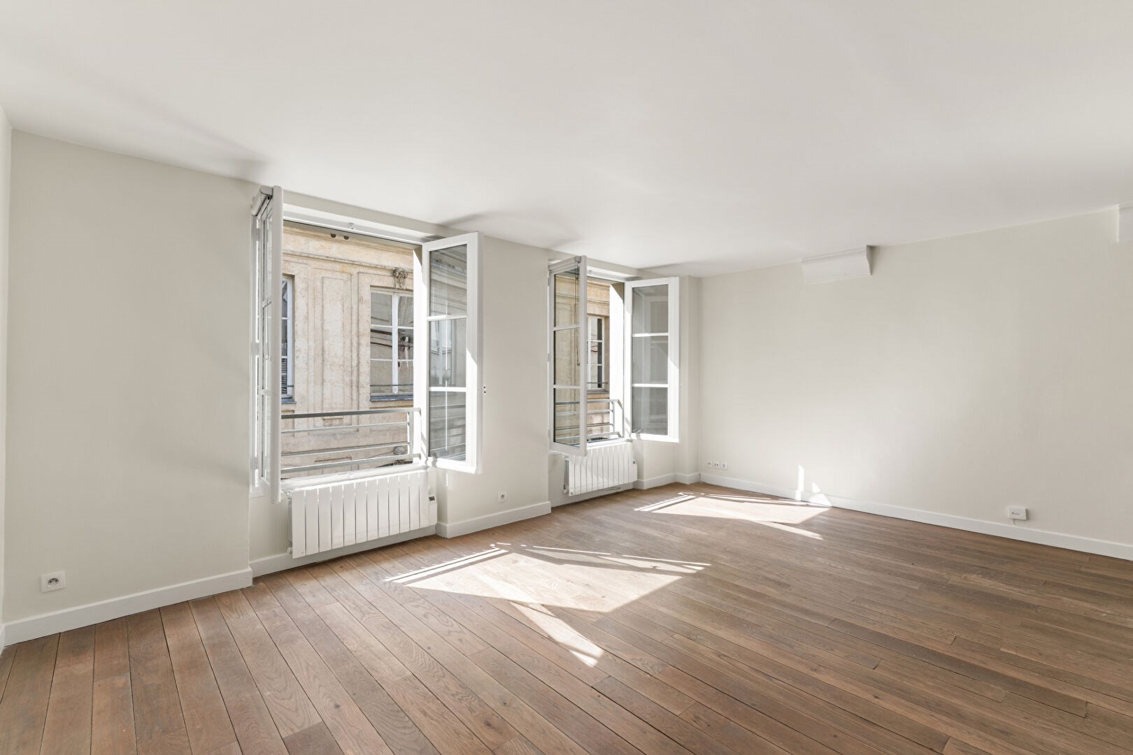 Rue Chapon - Duplex rénové et climatisé au coeur du Marais