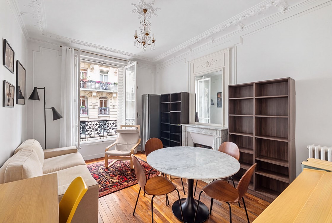 Paris 7ème - Avenue de Saxe-  Appartement 3 pièces au charme de l'ancien