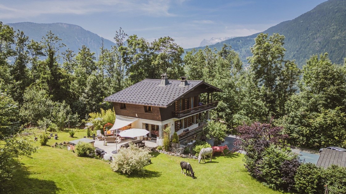 Chalet familial 4 chambres - vue imprenable et spacieux terrain