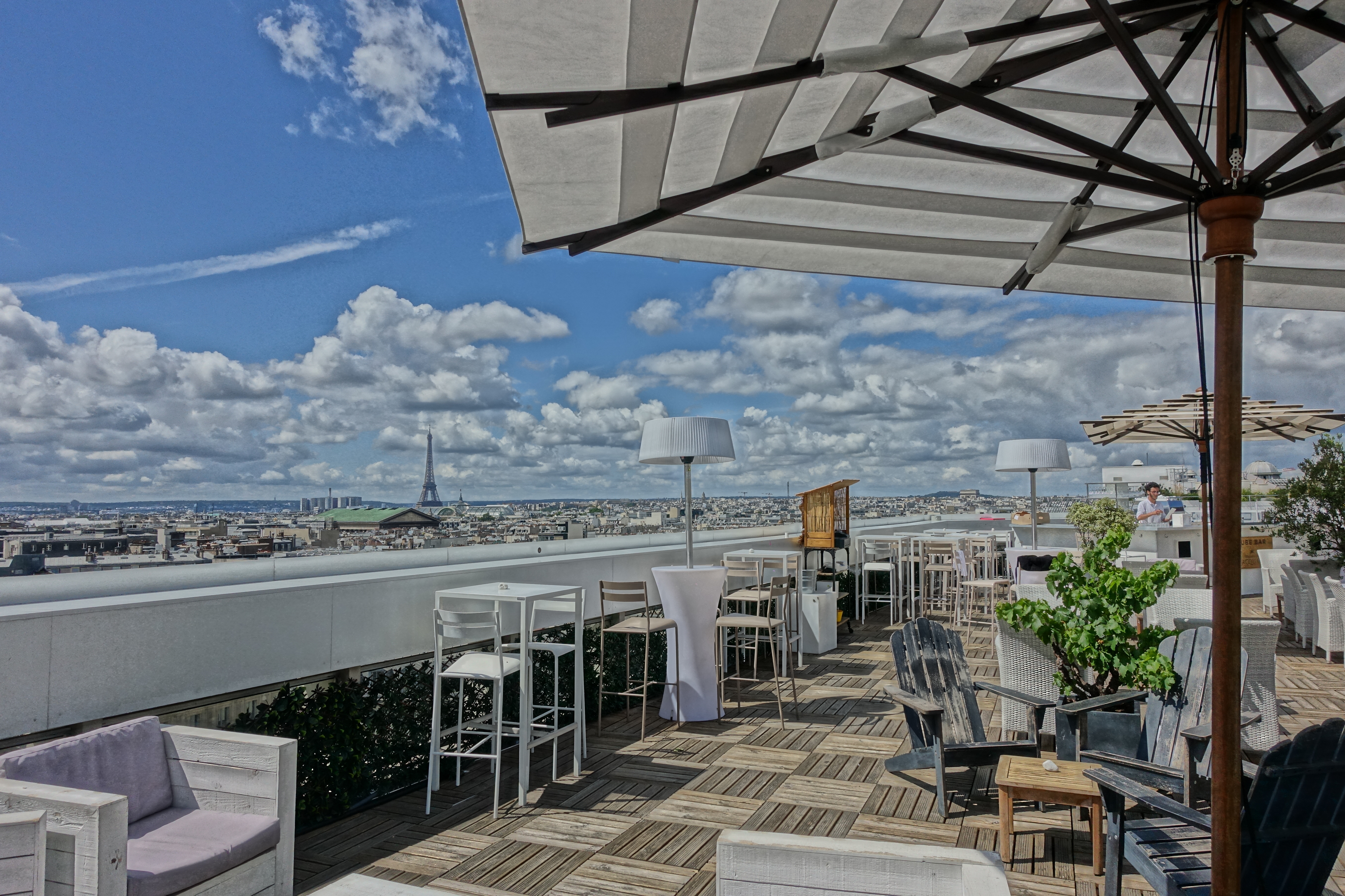 Rooftop vue Tour Eiffel : restaurants & bars à cocktails, parmi les meilleurs toits-terrasses de Paris